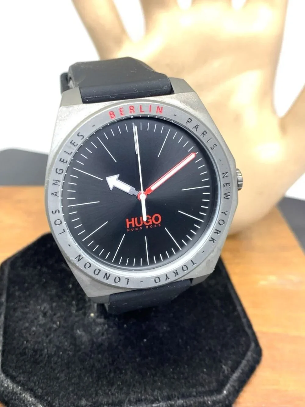Hugo Boss Men's Watch 1530104 Quartz Black Dial Gray Steel Case Rubber Band 44mm